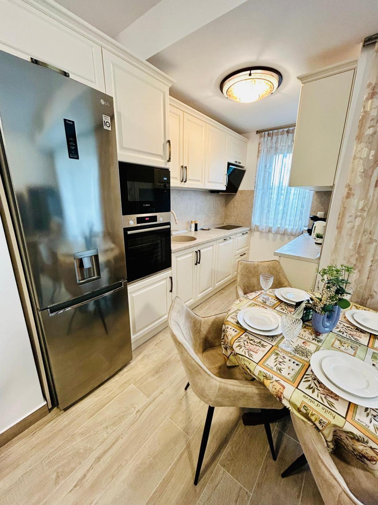 Dis Mamaia Nord Apartment Constanta Bagian luar foto