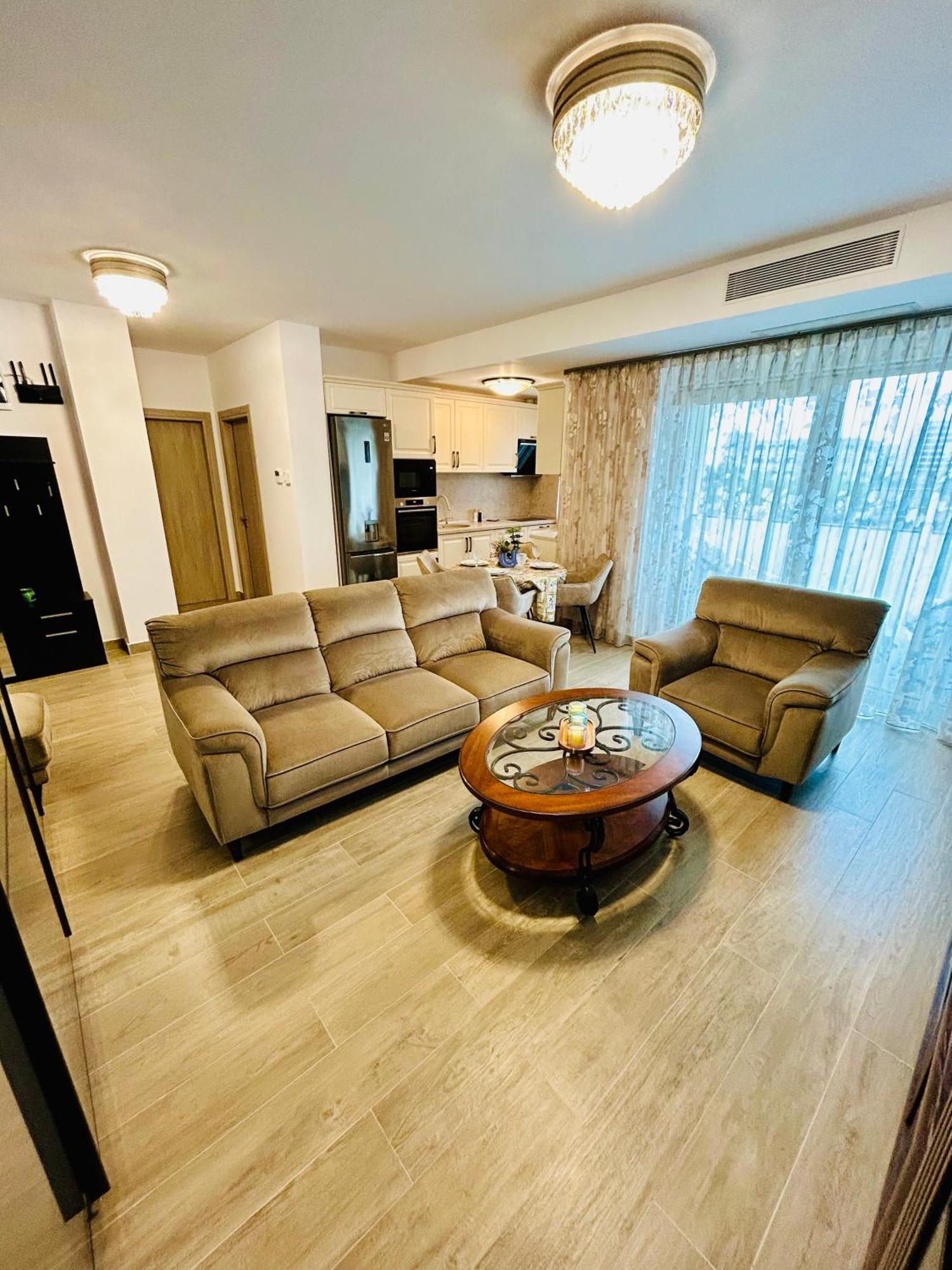 Dis Mamaia Nord Apartment Constanta Bagian luar foto