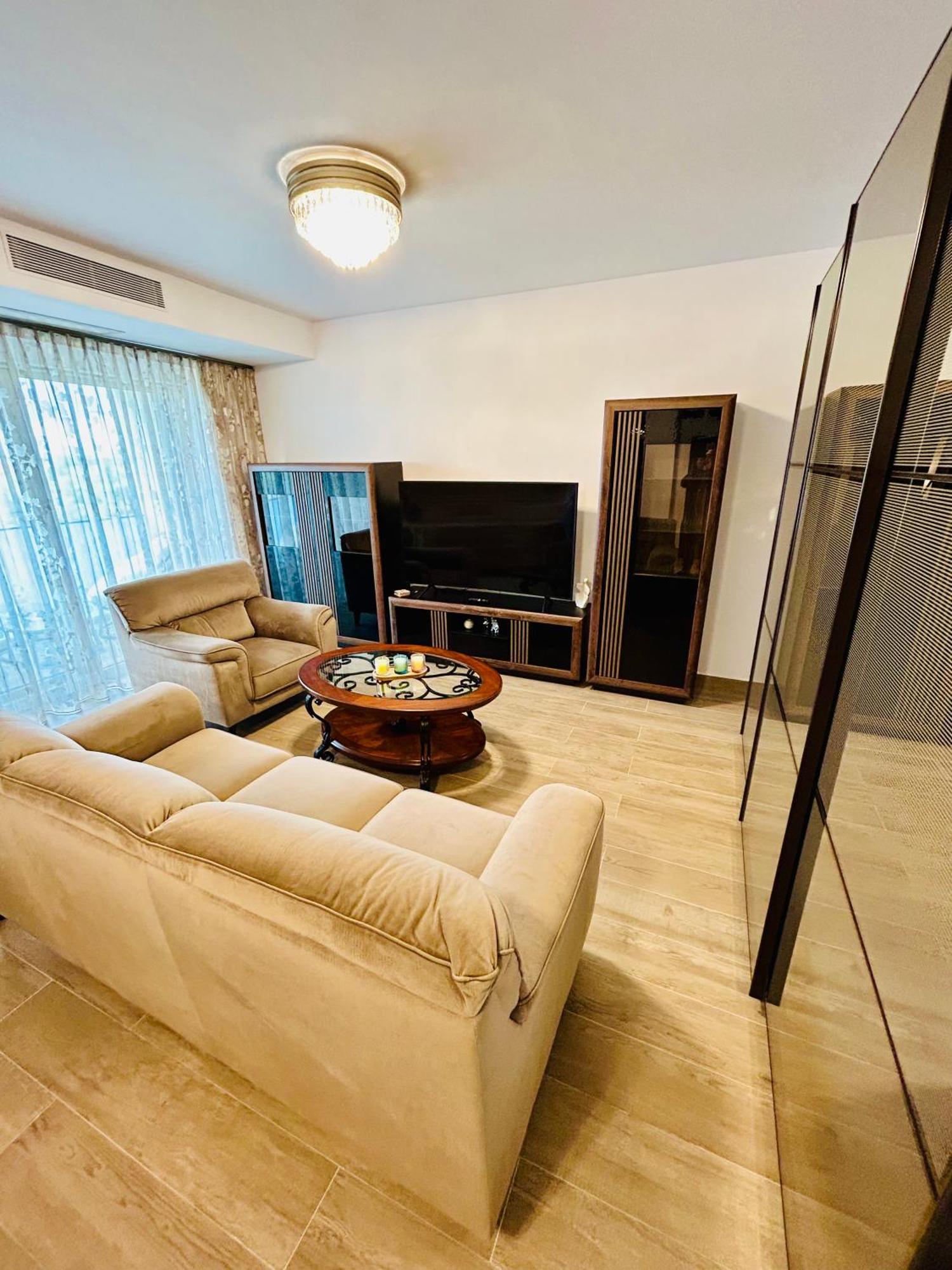 Dis Mamaia Nord Apartment Constanta Bagian luar foto