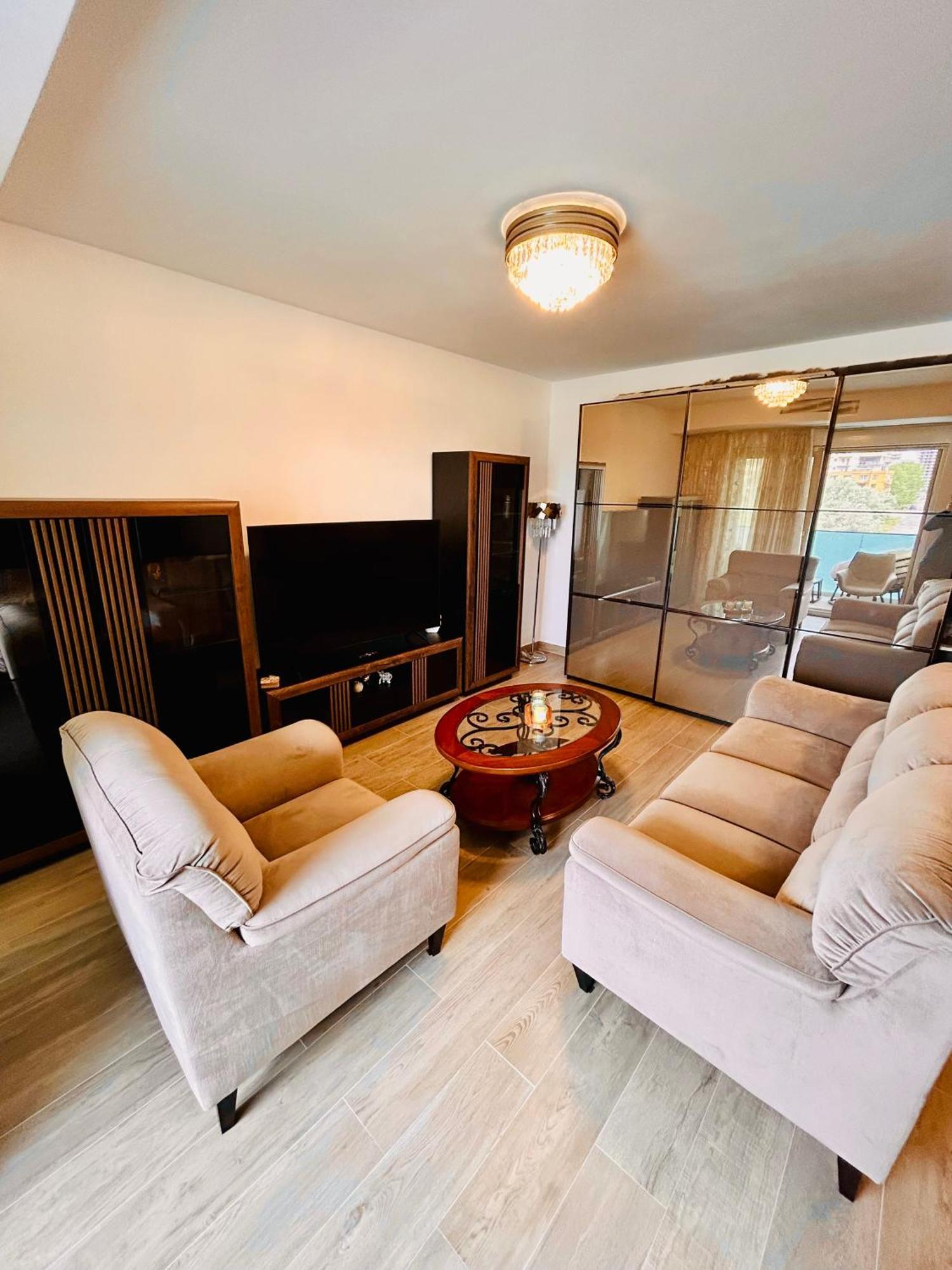 Dis Mamaia Nord Apartment Constanta Bagian luar foto