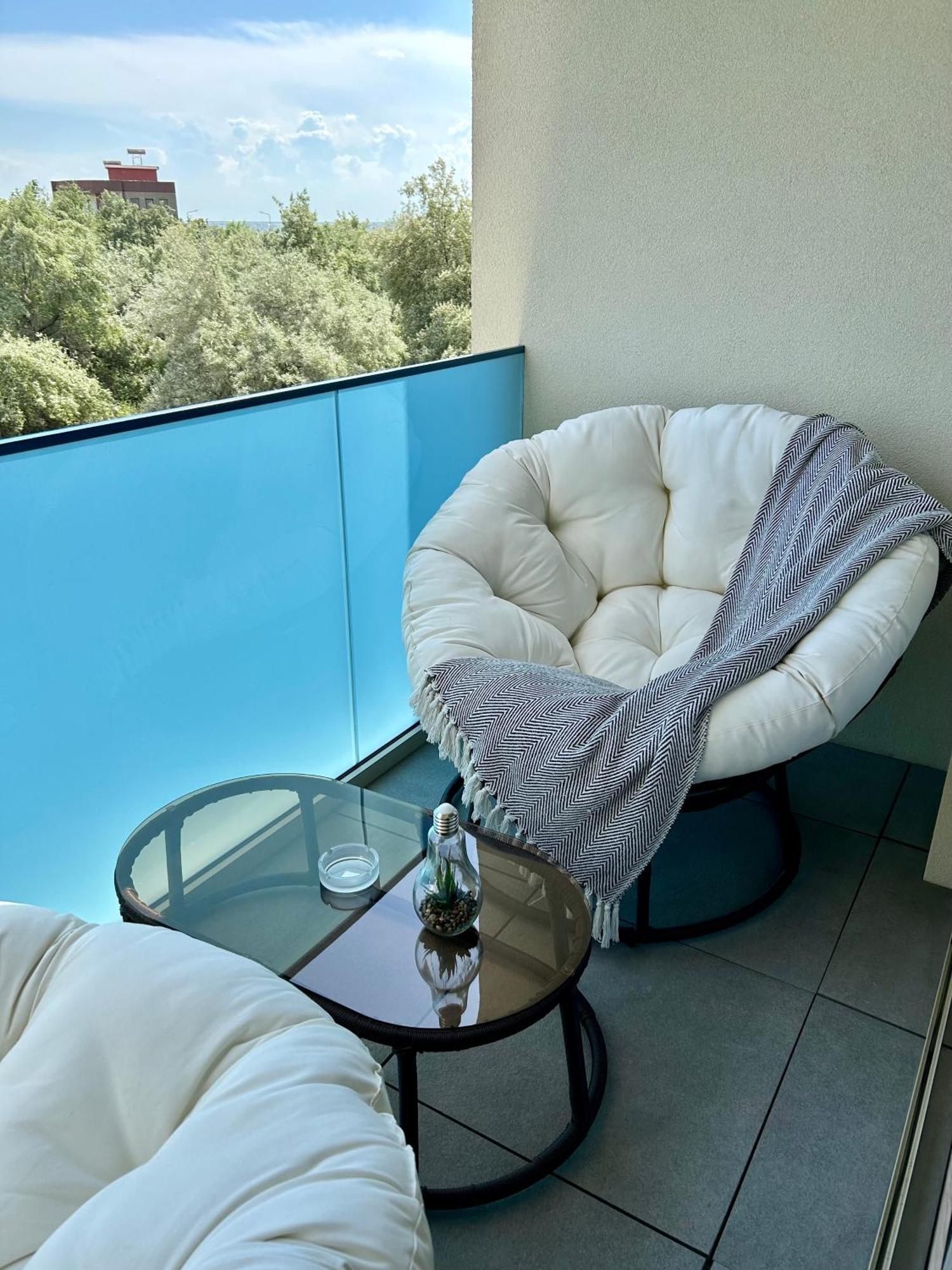 Dis Mamaia Nord Apartment Constanta Bagian luar foto